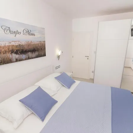 Διαμέρισμα Rozali