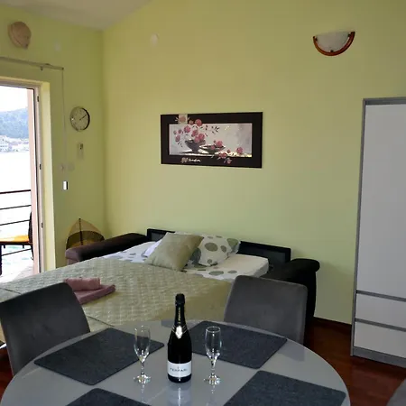 Apartment Rozali *