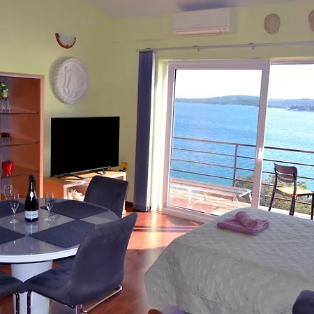 Apartment Rozali *