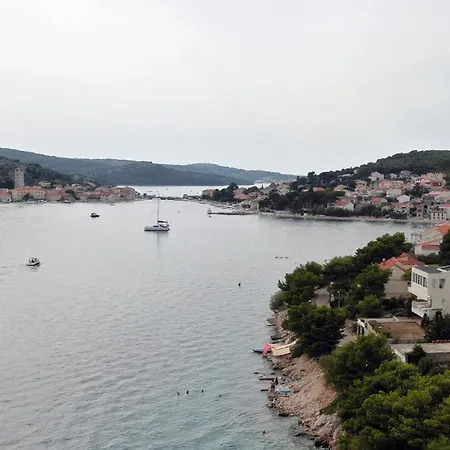 Rozali Διαμέρισμα Tisno