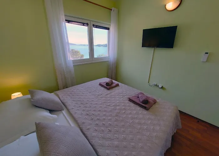 Rozali Appartamento Tisno