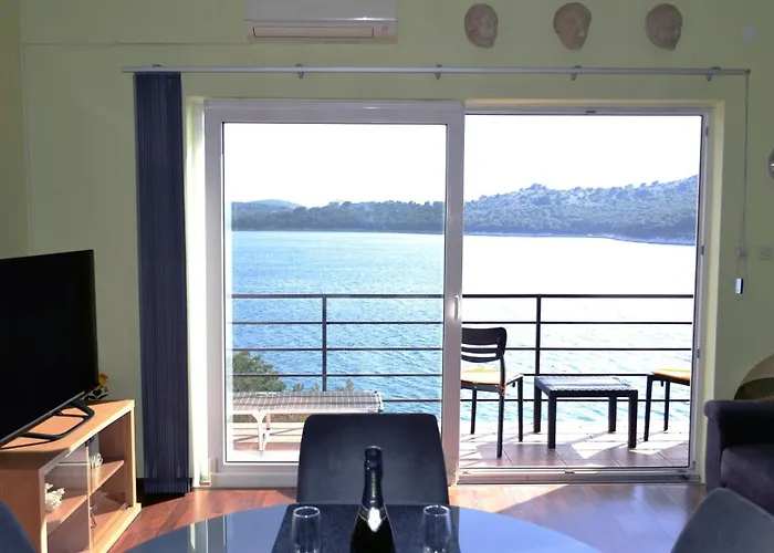 Rozali Appartamento Tisno